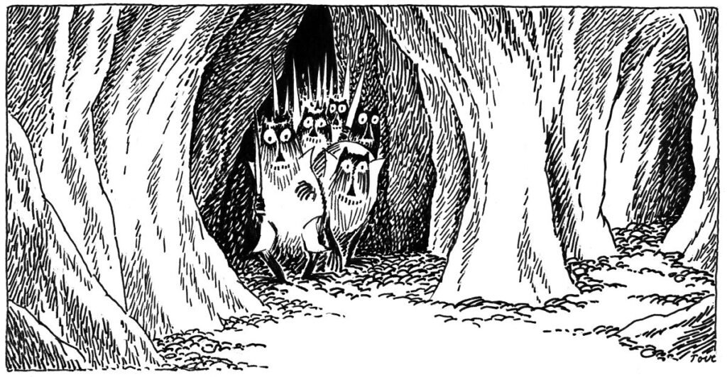 Gestalten schauen aus einer Höhle heraus.